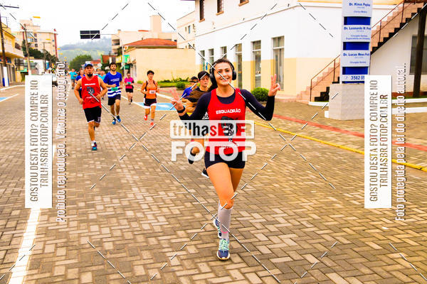 Buy your photos of the event2 Viacredi Alto Vale em Movimento on Fotop