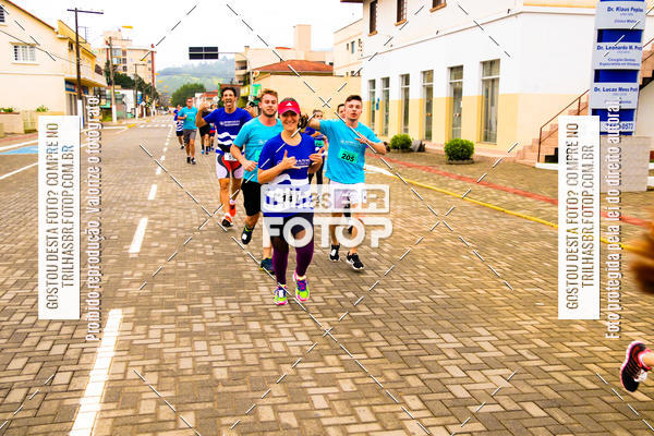 Buy your photos of the event2 Viacredi Alto Vale em Movimento on Fotop