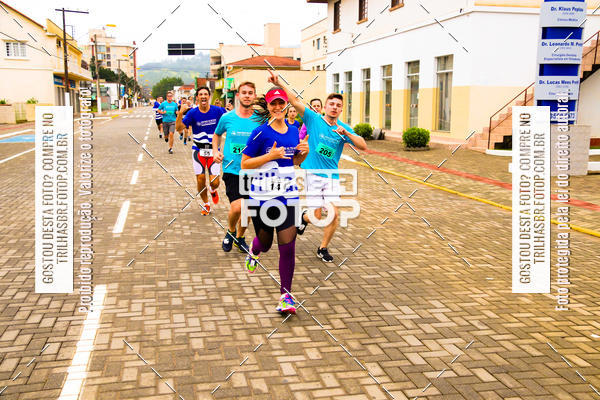 Buy your photos of the event2 Viacredi Alto Vale em Movimento on Fotop