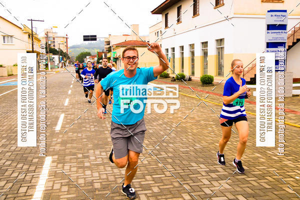 Buy your photos of the event2 Viacredi Alto Vale em Movimento on Fotop