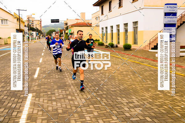 Buy your photos of the event2 Viacredi Alto Vale em Movimento on Fotop