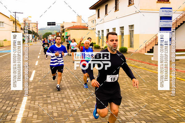 Buy your photos of the event2 Viacredi Alto Vale em Movimento on Fotop