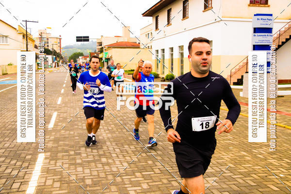 Buy your photos of the event2 Viacredi Alto Vale em Movimento on Fotop