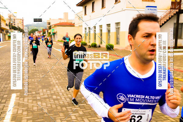 Buy your photos of the event2 Viacredi Alto Vale em Movimento on Fotop