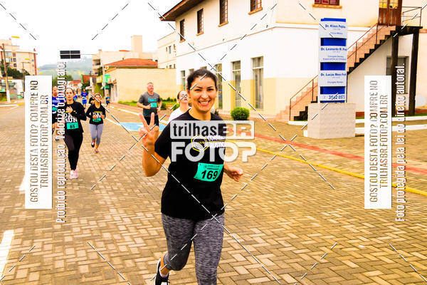 Buy your photos of the event2 Viacredi Alto Vale em Movimento on Fotop