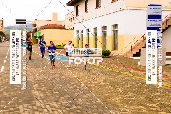 Buy your photos of the event2 Viacredi Alto Vale em Movimento on Fotop