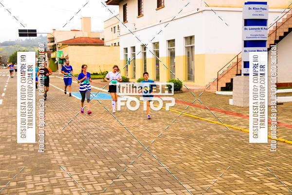 Buy your photos of the event2 Viacredi Alto Vale em Movimento on Fotop