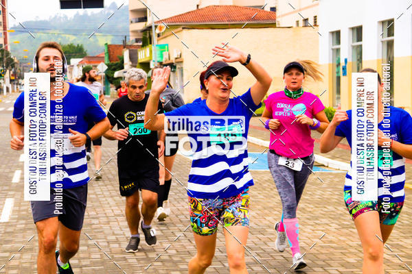 Buy your photos of the event2 Viacredi Alto Vale em Movimento on Fotop