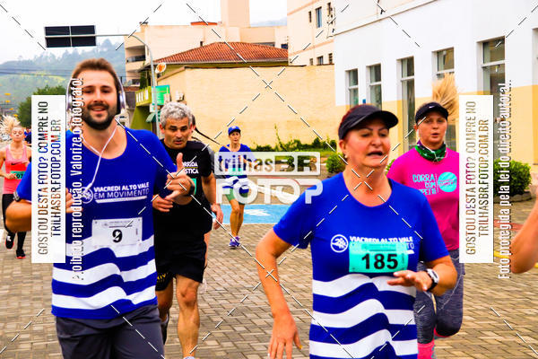 Buy your photos of the event2 Viacredi Alto Vale em Movimento on Fotop