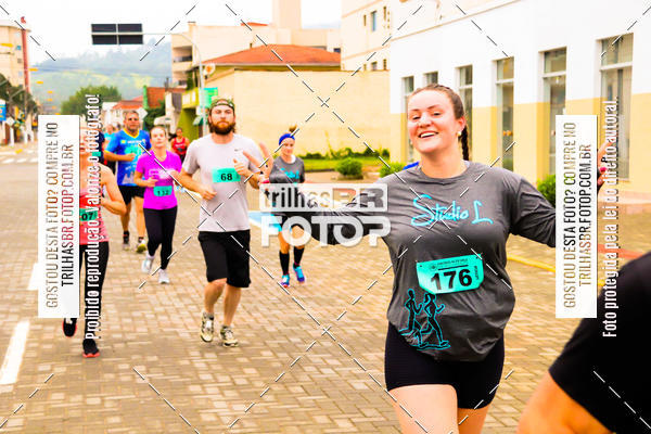 Buy your photos of the event2 Viacredi Alto Vale em Movimento on Fotop