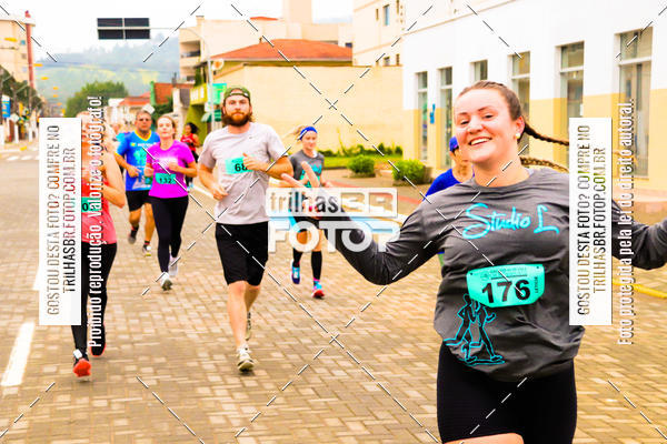 Buy your photos of the event2 Viacredi Alto Vale em Movimento on Fotop