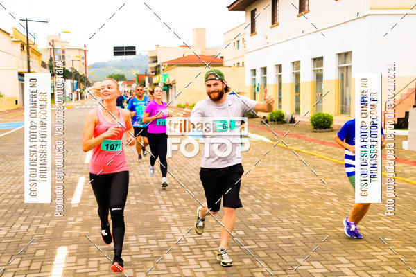 Buy your photos of the event2 Viacredi Alto Vale em Movimento on Fotop