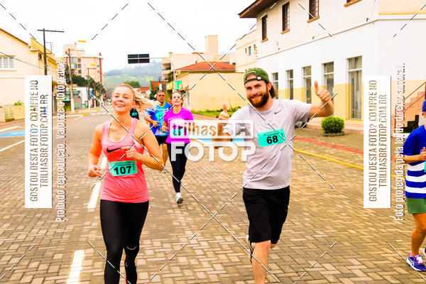 Buy your photos of the event2 Viacredi Alto Vale em Movimento on Fotop