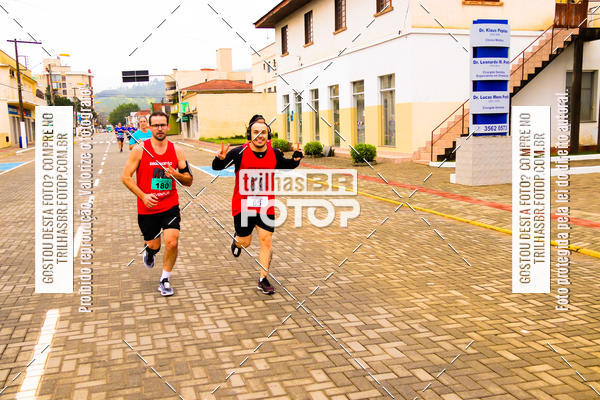 Buy your photos of the event2 Viacredi Alto Vale em Movimento on Fotop