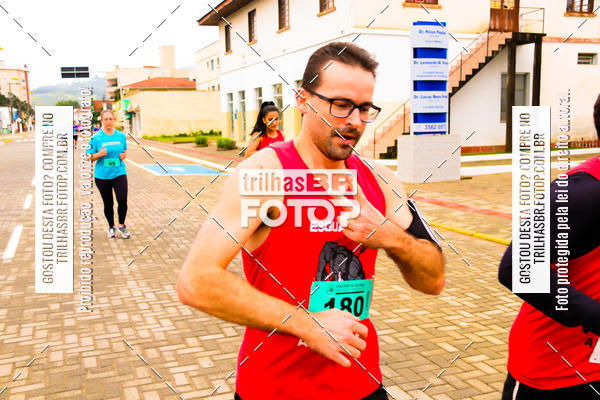 Buy your photos of the event2 Viacredi Alto Vale em Movimento on Fotop