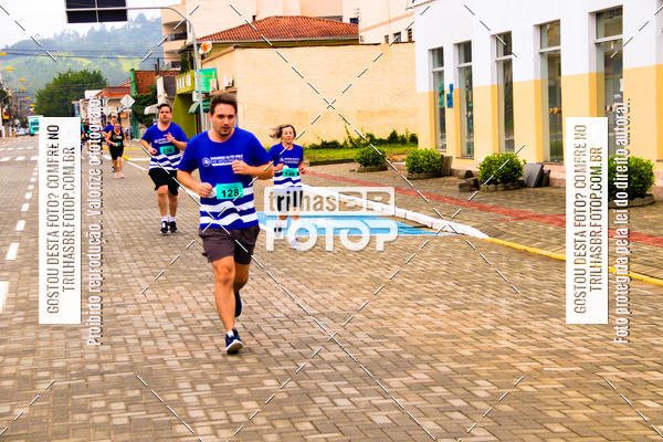 Buy your photos of the event2 Viacredi Alto Vale em Movimento on Fotop