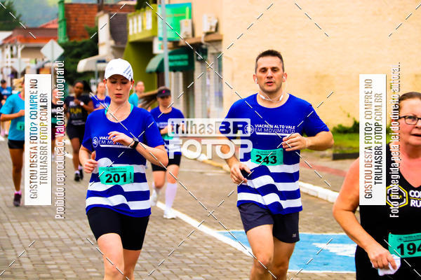 Buy your photos of the event2 Viacredi Alto Vale em Movimento on Fotop