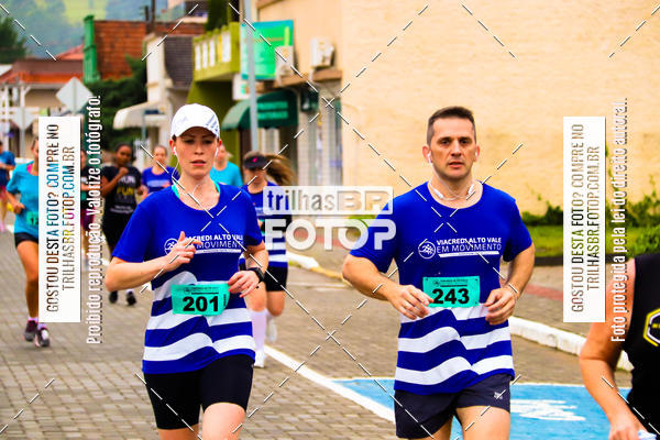 Buy your photos of the event2 Viacredi Alto Vale em Movimento on Fotop