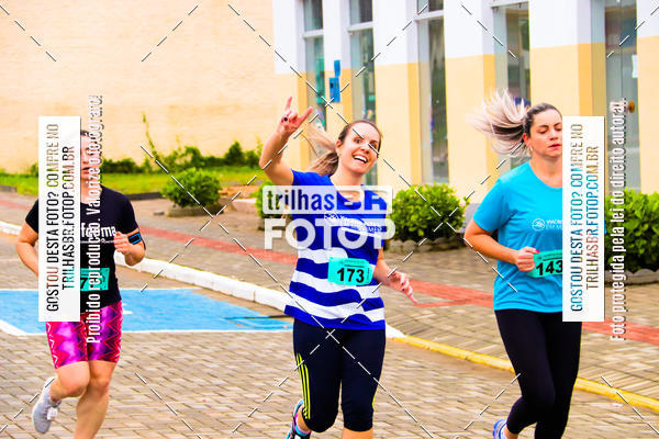 Buy your photos of the event2 Viacredi Alto Vale em Movimento on Fotop