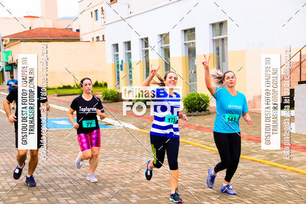 Buy your photos of the event2 Viacredi Alto Vale em Movimento on Fotop