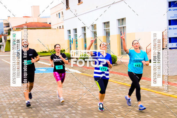 Buy your photos of the event2 Viacredi Alto Vale em Movimento on Fotop