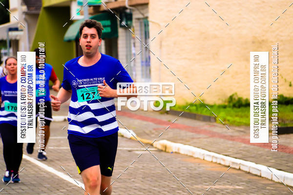 Buy your photos of the event2 Viacredi Alto Vale em Movimento on Fotop