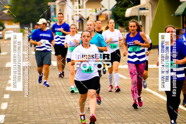 Buy your photos of the event2 Viacredi Alto Vale em Movimento on Fotop