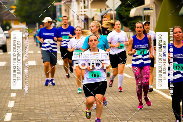 Buy your photos of the event2 Viacredi Alto Vale em Movimento on Fotop