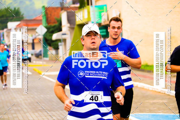 Buy your photos of the event2 Viacredi Alto Vale em Movimento on Fotop
