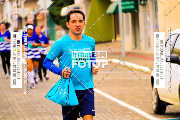 Buy your photos of the event2 Viacredi Alto Vale em Movimento on Fotop