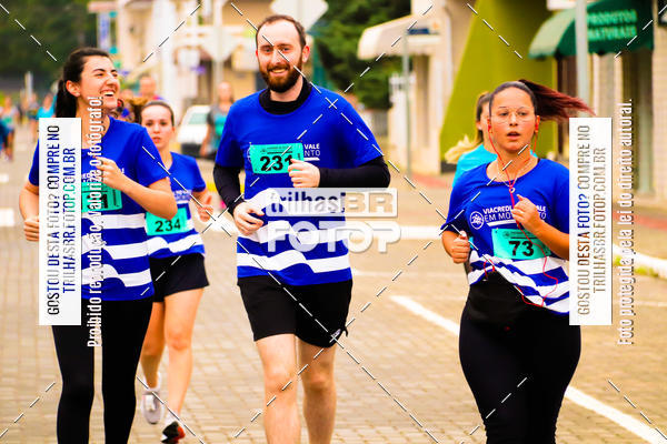 Buy your photos of the event2 Viacredi Alto Vale em Movimento on Fotop