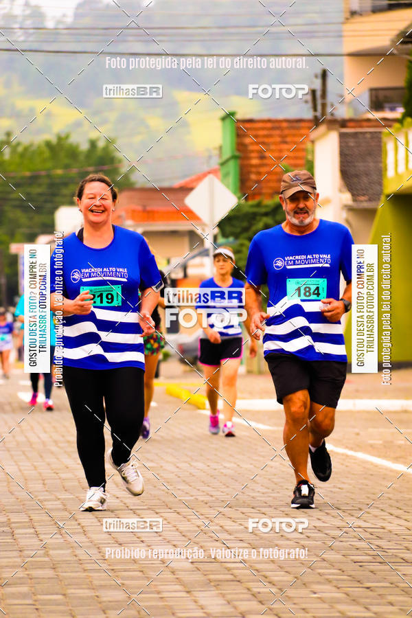 Buy your photos of the event2 Viacredi Alto Vale em Movimento on Fotop