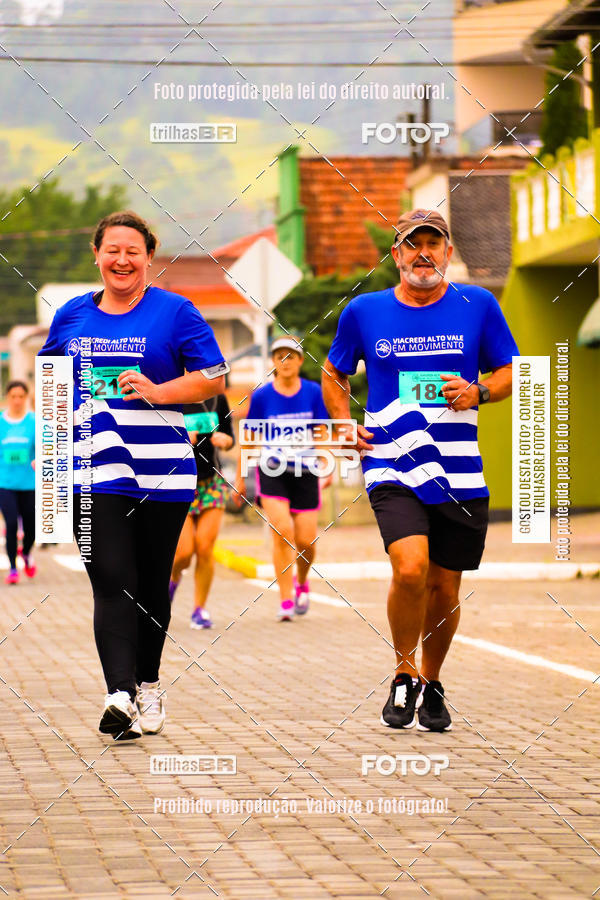 Buy your photos of the event2 Viacredi Alto Vale em Movimento on Fotop
