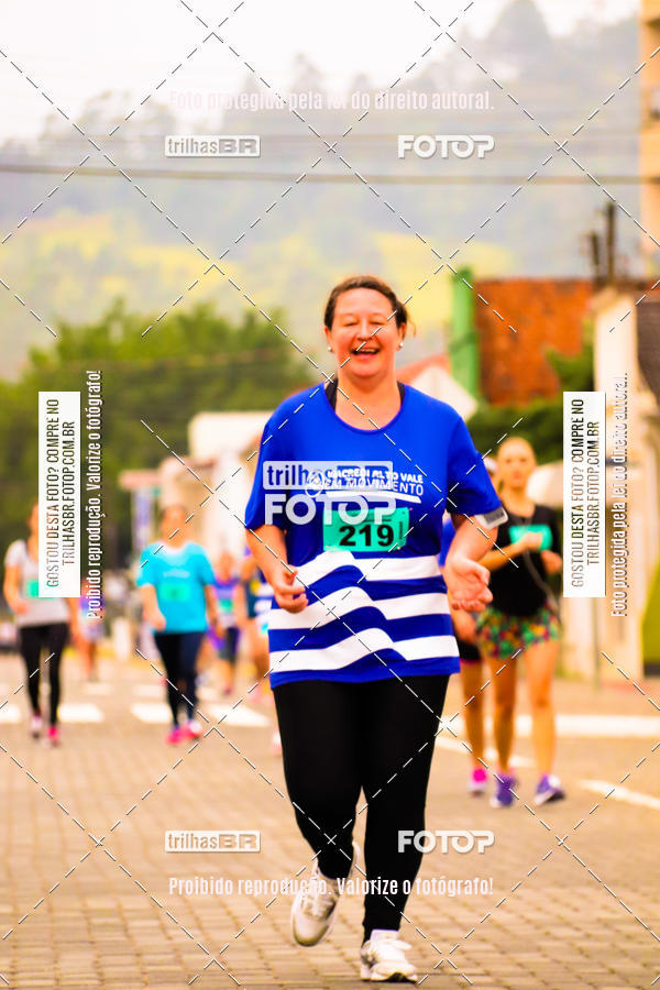 Buy your photos of the event2 Viacredi Alto Vale em Movimento on Fotop