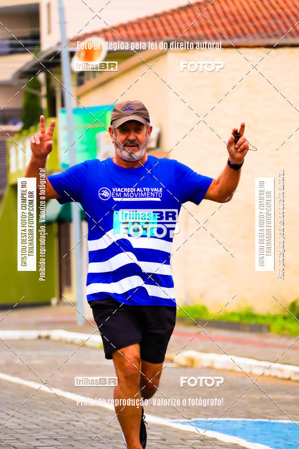 Buy your photos of the event2 Viacredi Alto Vale em Movimento on Fotop