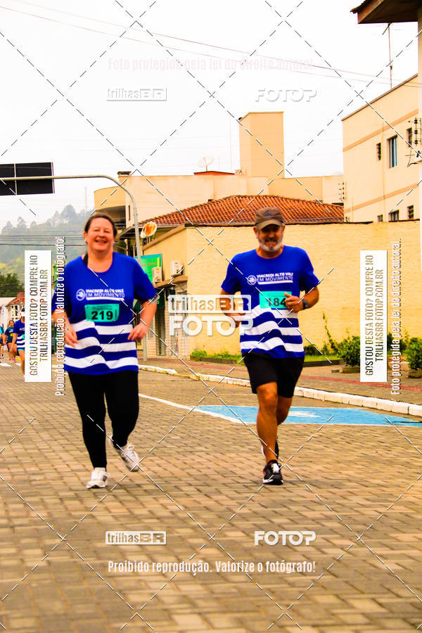 Buy your photos of the event2 Viacredi Alto Vale em Movimento on Fotop