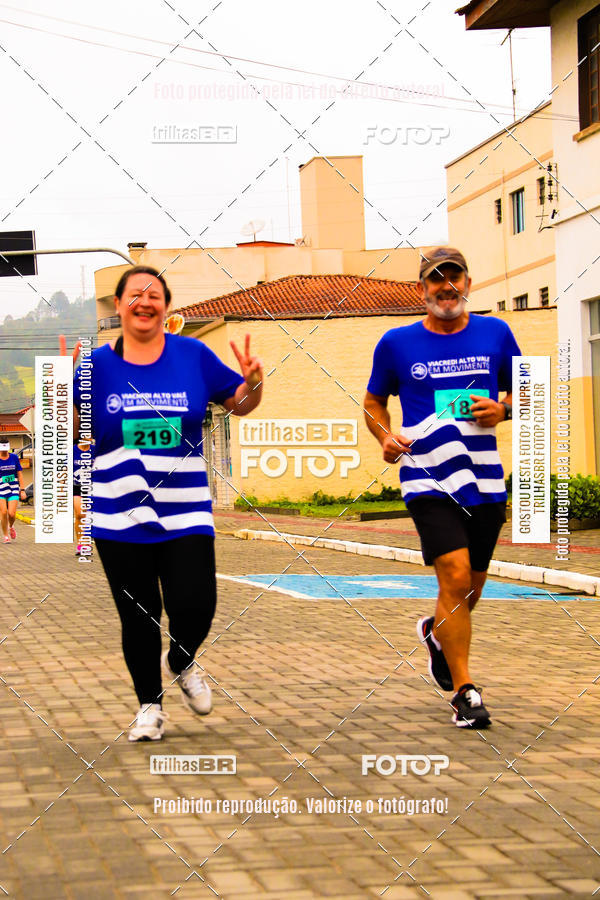 Buy your photos of the event2 Viacredi Alto Vale em Movimento on Fotop