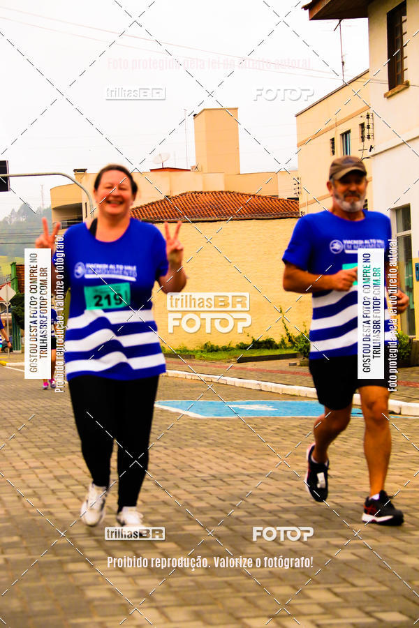 Buy your photos of the event2 Viacredi Alto Vale em Movimento on Fotop