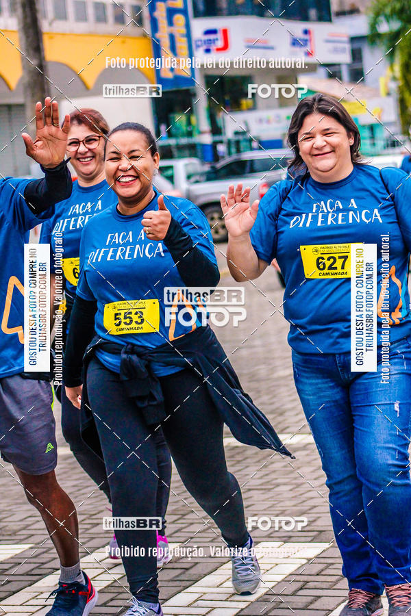 Buy your photos of the event2 Viacredi Alto Vale em Movimento on Fotop