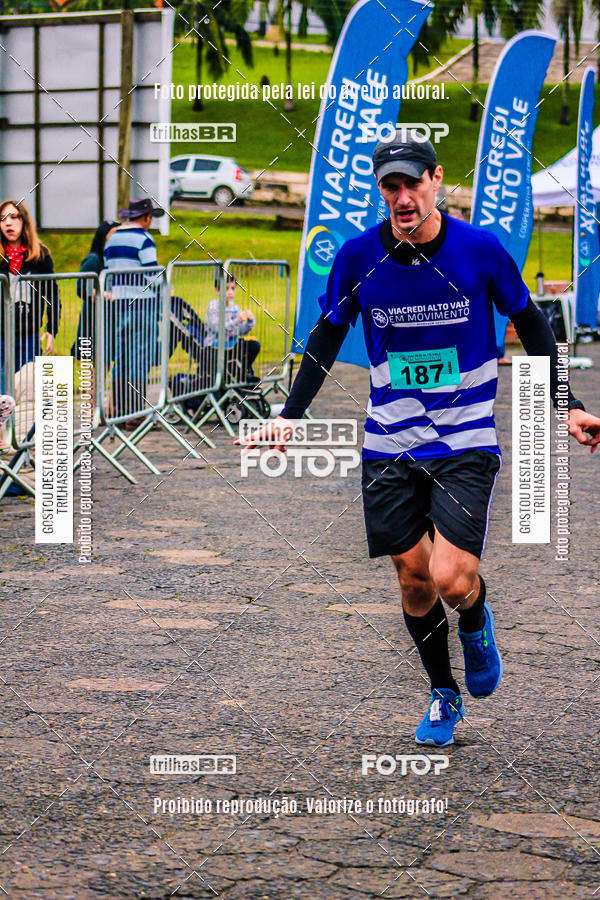 Buy your photos of the event2 Viacredi Alto Vale em Movimento on Fotop