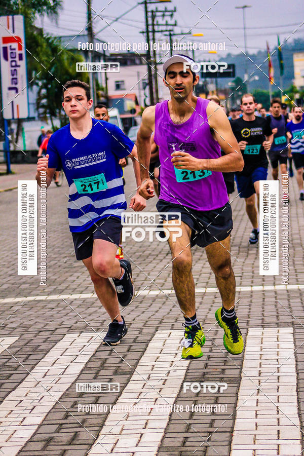 Buy your photos of the event2 Viacredi Alto Vale em Movimento on Fotop