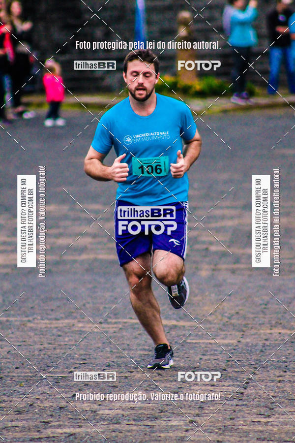 Buy your photos of the event2 Viacredi Alto Vale em Movimento on Fotop