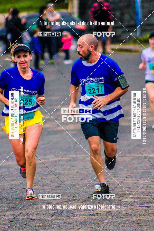 Buy your photos of the event2 Viacredi Alto Vale em Movimento on Fotop
