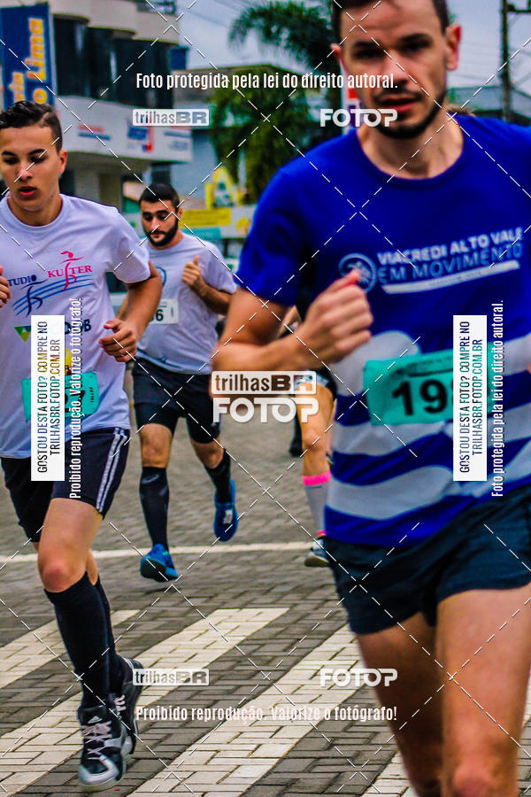 Buy your photos of the event2 Viacredi Alto Vale em Movimento on Fotop