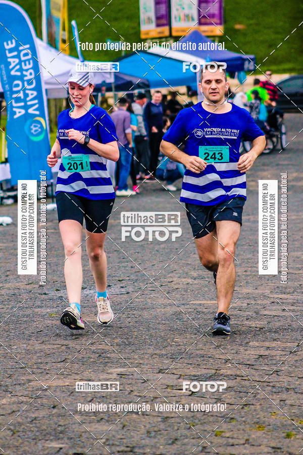 Buy your photos of the event2 Viacredi Alto Vale em Movimento on Fotop