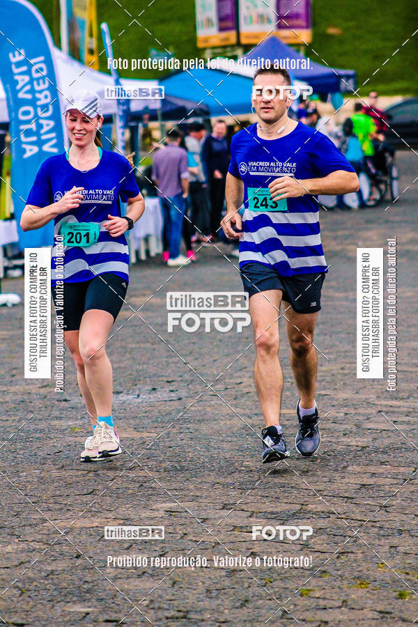 Buy your photos of the event2 Viacredi Alto Vale em Movimento on Fotop