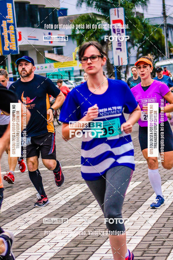 Buy your photos of the event2 Viacredi Alto Vale em Movimento on Fotop