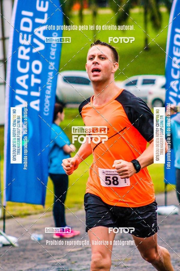 Buy your photos of the event2 Viacredi Alto Vale em Movimento on Fotop