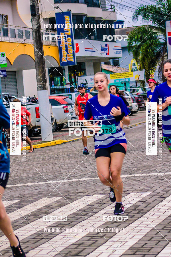 Buy your photos of the event2 Viacredi Alto Vale em Movimento on Fotop