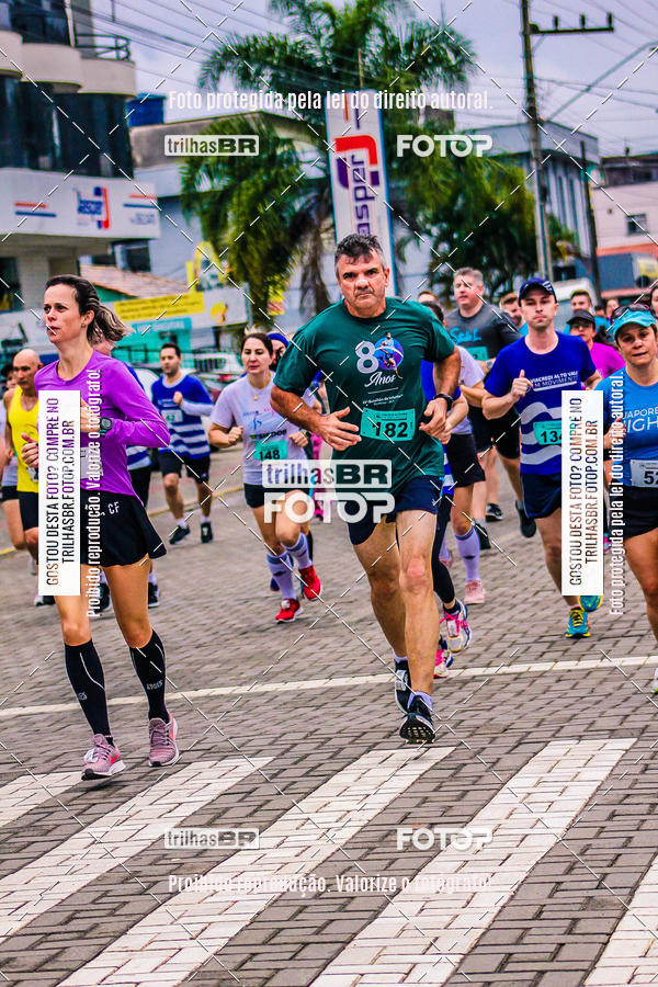 Buy your photos of the event2 Viacredi Alto Vale em Movimento on Fotop